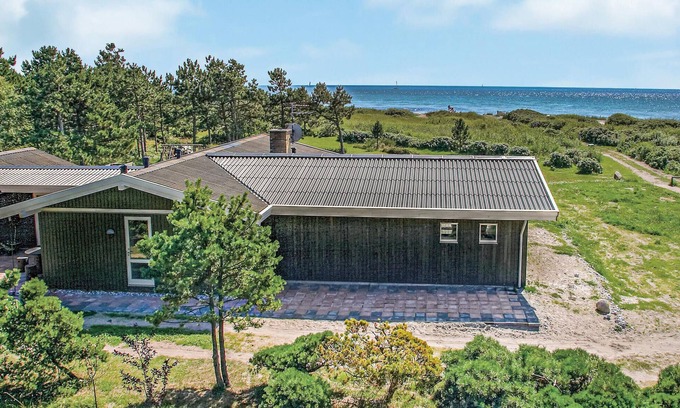 Øer Strand House | Cozy home in Ebeltoft with sauna