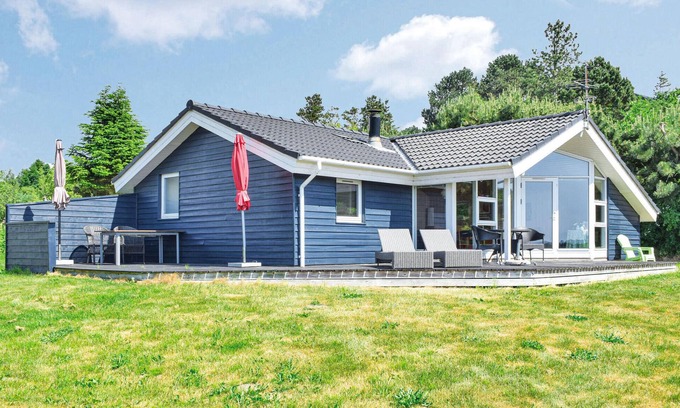 Knebel House | Cozy home in Knebel with sauna