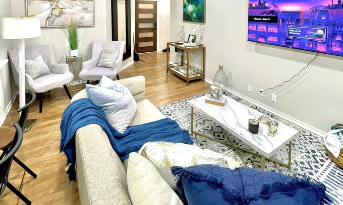 Southhampton Hills House | Cozy Home in South Austin with a Grill - 15 min from Downtown