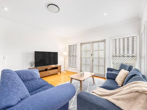 Sunnybank House | Cozy Hub near Food Fusion Family Business Ideal