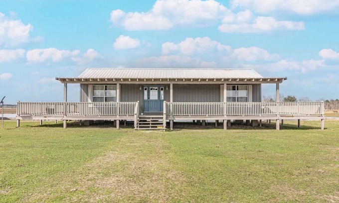 Winnie Cabin | Cozy Hunter's Cabin in an Exotic Ranch!
