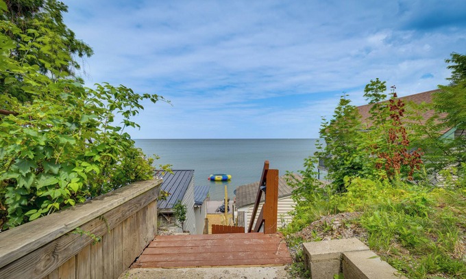 Rochester Cottage | Cozy Irondequoit Home on Lake Ontario!