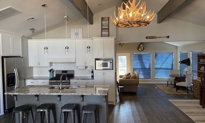 Wagoner House | Cozy lake home with fire pit at Fort Gibson Lake!