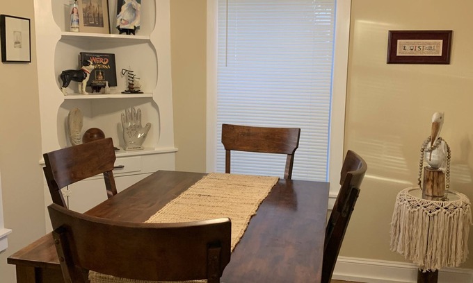 Bossier City Apartment | Cozy Loft Apartment.Safe quiet area. Great for singles or couplen