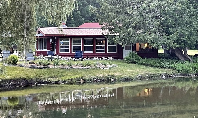 East Jordan Cabin | Cozy Log Cabin on the Jordan River. 20 minutes from Boyne Mountain!