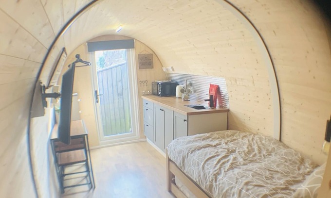 Haverfordwest Cabin | Cozy Luxury glamping pod with outdoor decking