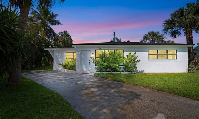 Boca Raton House | COZY MODERN RETREAT - EAST BOCA
