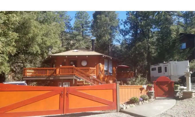 Pine Mountain Club Ski Chalet | Cozy Mountain Chalet