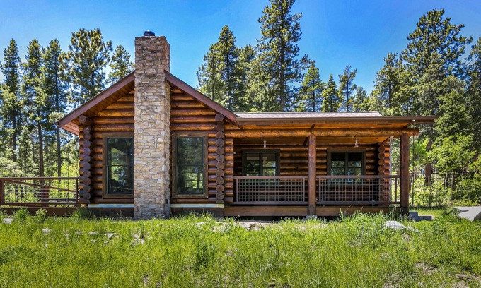 Black Hawk Cabin | Cozy mountain cabin 1 hour from Denver with direct access to National Forest