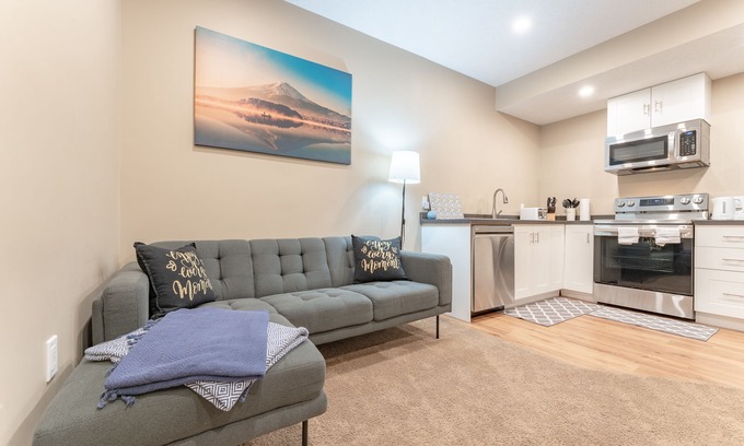 Symons Valley Apartment | Cozy newly built basement apartment in Sherwood