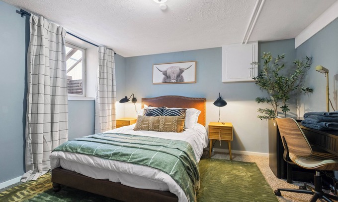 Morton Meadows House | Cozy Private BD + Desk, Central Omaha Near UNMC - Shared House