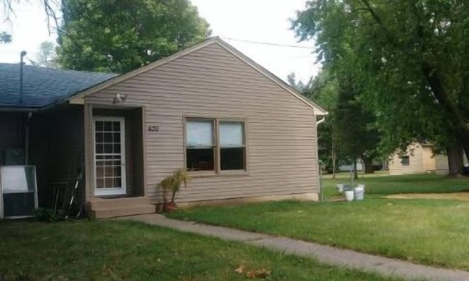 Rockford House | Cozy, Quiet, Clean, and Bright