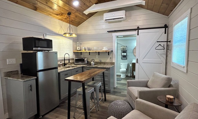 Bryson City Cottage | Cozy Retreat Hot Tub Close to Town, Deep Creek, and National Park Entrance.