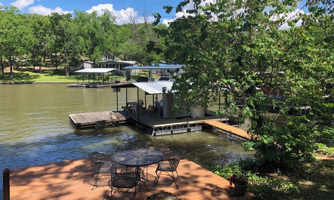 Lake of the Ozarks Cabin | Cozy rustic lakefront cabin with AC and WiFi in charming Camdenton