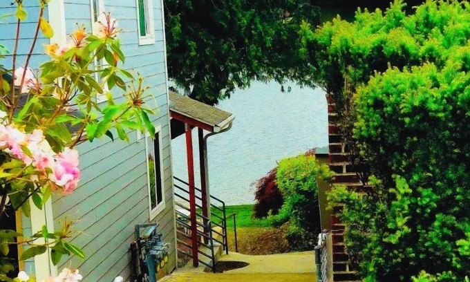 SeaTac Apartment | Cozy Studio 1BR, Home Lake View Full Access to Lake 6min to Airport.
