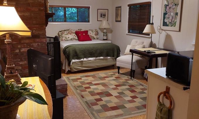 Asheville Apartment | Cozy studio apartment between Blue Ridge Parkway and downtown.