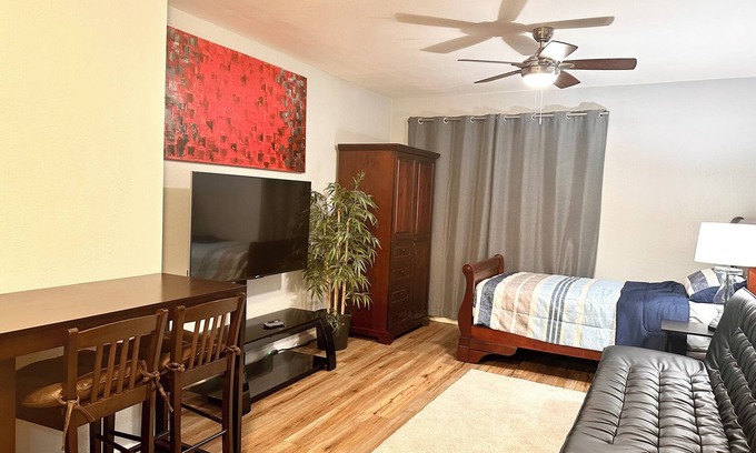 Russian Jack Park Apartment | Cozy studio apartment near JBER!