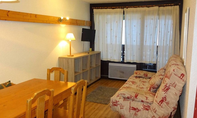 Les Gets Apartment | Cozy Studio Cabin in Les Gets - Sleeps 4 - Central Location - Garage Included