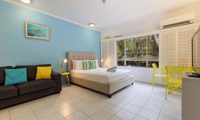 Port Douglas Apartment | Cozy studio in gorgeous Port Douglas with WiFi, fitness room, AC