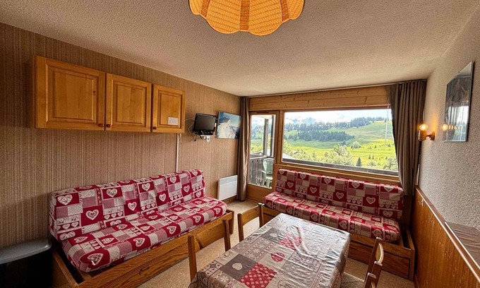 Les Saisies Apartment | Cozy studio in Les Saisies with view, balcony and private parking