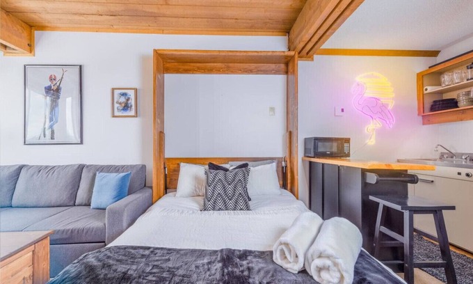 Big White Ski Resort Apartment | Cozy Studio Mountain Retreat