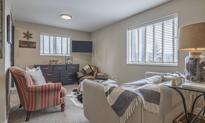 Silver Star Mountain Apartment | Cozy suite with incredible views - perfect for a family!