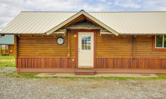Thompson Falls Cabin | Cozy Thompson Falls Cabin w/Mountain Views