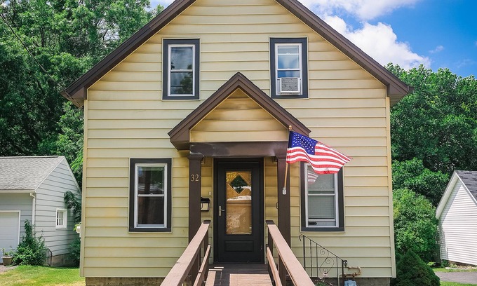 Orchard Park Cottage | Cozy Updated Cottage in the Village of Orchard Park Minutes to Highmark Stadium!
