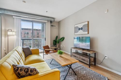 Mill District Apartment | CozySuites Mill District with pool, gym #06