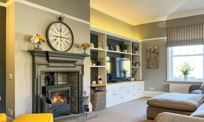 Chinley Cottage | Cracken Cottage - UK48297