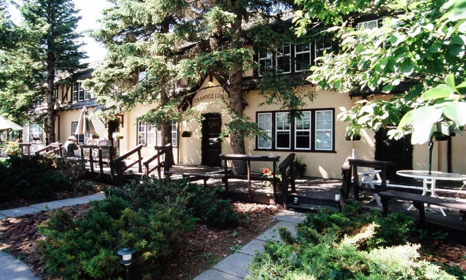 Waterton Park Cabin | Crandell Mountain Lodge