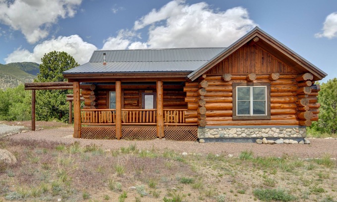 Buena Vista Cabin | Creekside Log Cabin- conveniently located and direct creek access