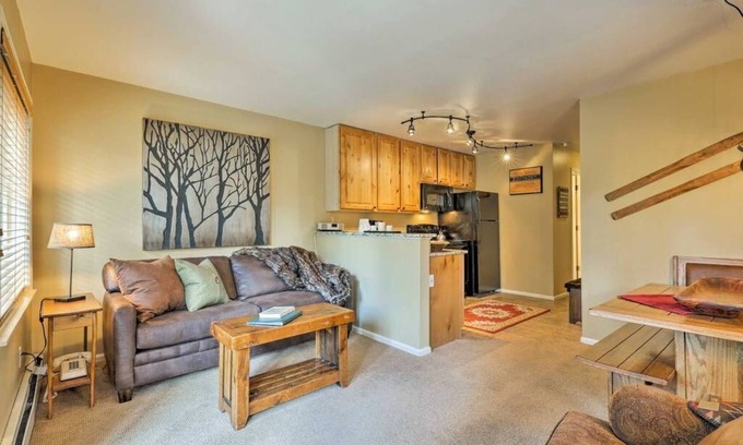 Four O'Clock Condo | Creekside/Walk to Town Dog Friendly 1BR!