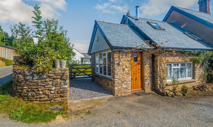 Withypool Cottage | CREENAGH'S COTTAGE, pet friendly, with a garden in Withypool