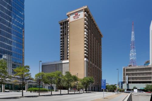 Downtown Dallas Hotel | Crowne Plaza Dallas Downtown by IHG