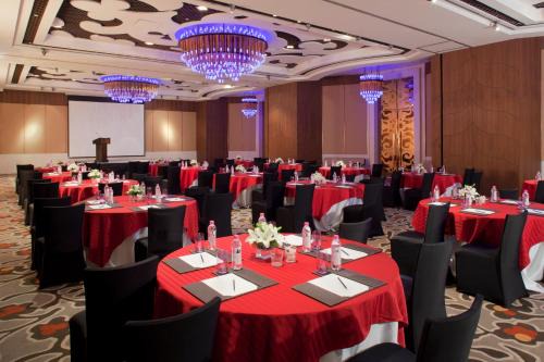 Okhla Phase I Hotel | Crowne Plaza New Delhi Okhla by IHG