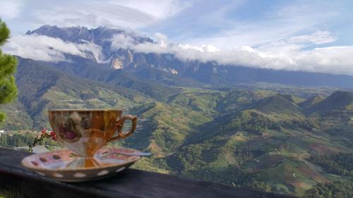 Kundasang Hotel | Crystal Hill R