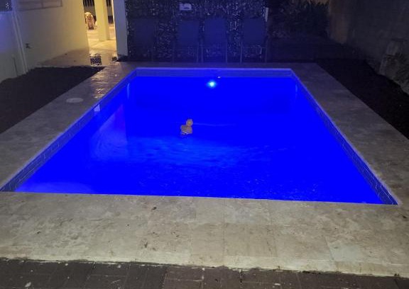 Llanos Tuna House | Cuarto con entrada privada y piscina privada