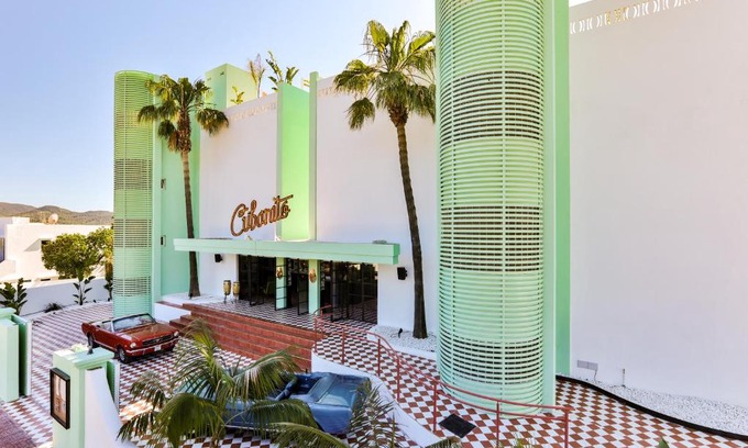 Sant Antoni de Portmany Hotel | Cubanito Ibiza