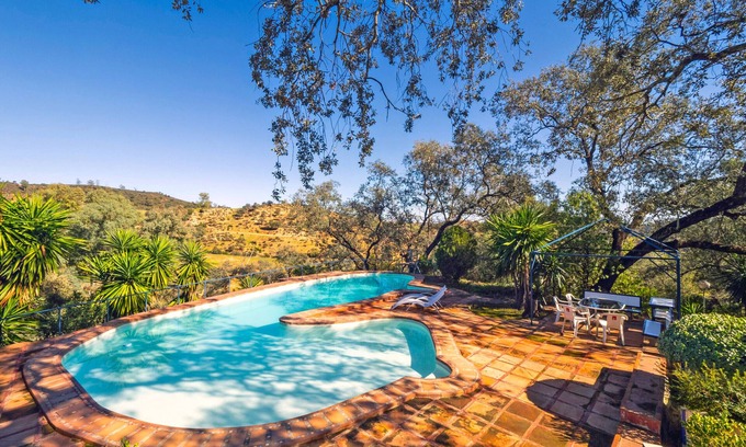 Guillena Cottage | Cubo's Quinta de los Cisnes & minigolf included/private pool/free wifi/relax