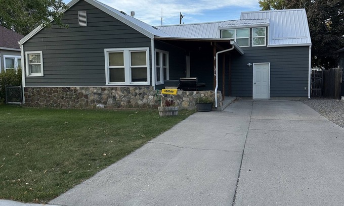 Central - Terry Cottage | Custer Cottage/Fenced Yard