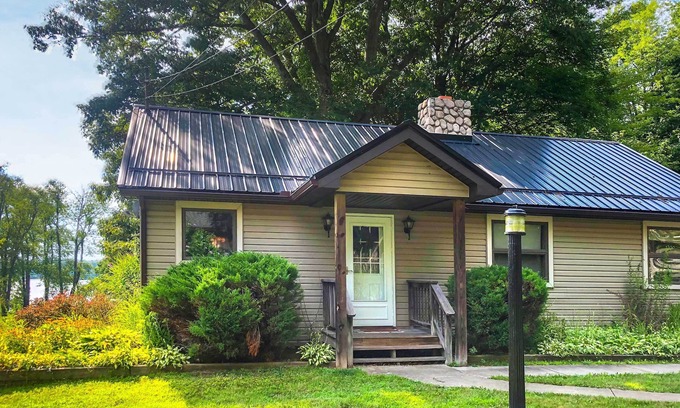 Westford Cottage | Custom-Built Lakefront Cottage w/Spacious Yard!