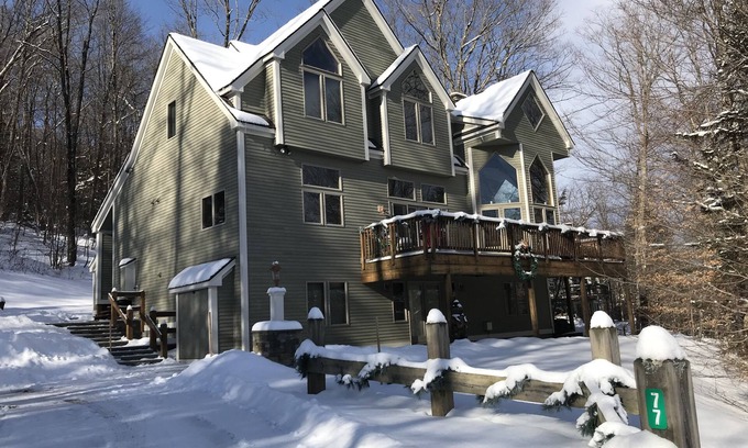 Ludlow House | Custom Luxury Home w/Hot Tub on Okemo Mtn/Family/Group Friendly/Shuttle Bus
