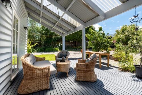Evandale House | Cute as A Button Cottage in Charming Evandale