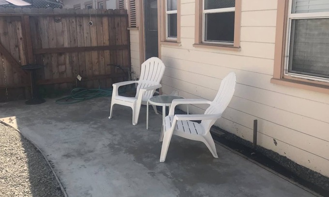 Eureka House | ☕️Cute, cool, central Eureka; pets ok; sleeps 6-8