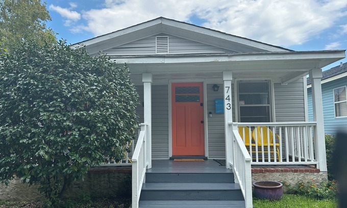 Wilmington Cottage | Cute cottage in The Cargo District!