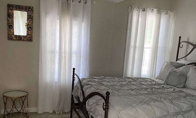 Cleveland House | Cute, Cozy, Clean one bedroom home located mins away from downtown Cleveland