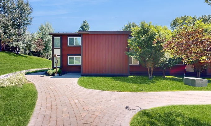 Elkhorn Apartment | Cute Studio with Lots of Space, WiFi, Close to Skiing