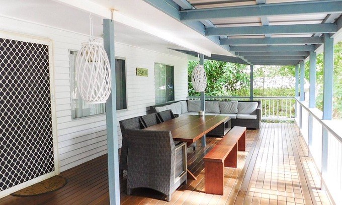 Toogoom House | Cutie on the Beach - Beachfront - Pet Friendly - Sleeps 11