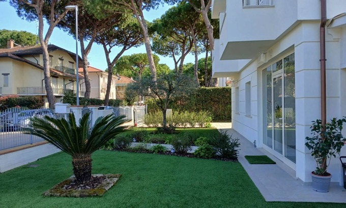 Pinarella Apartment | CV004 - Cervia, new three-room apartment with air conditioning